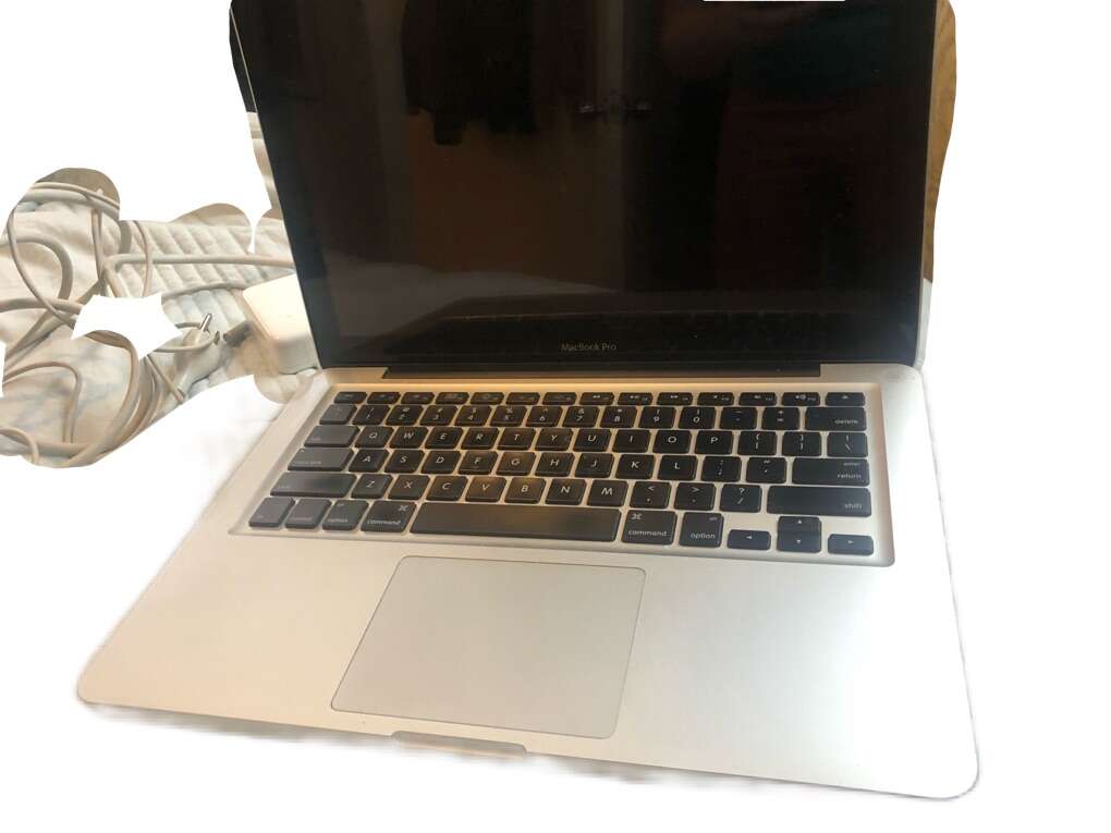 APPLE MACBOOK 2012