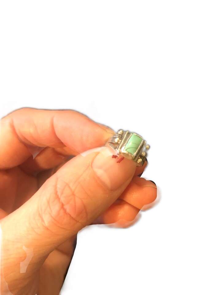 VINTAGE STERLING SILVER TURQUISE RING