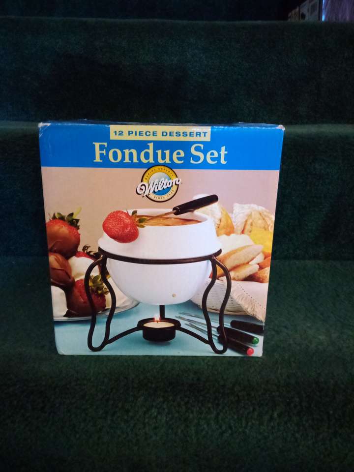 Wilton 12 Piece Dessert Fondue Set