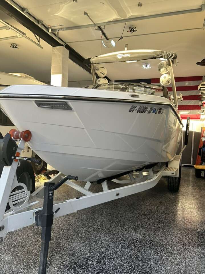 26 LSV Malibu 2023