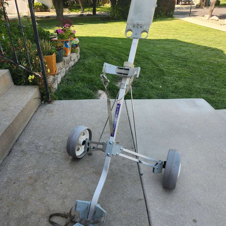 Kennex Ultra Light 2 wheel golf cart