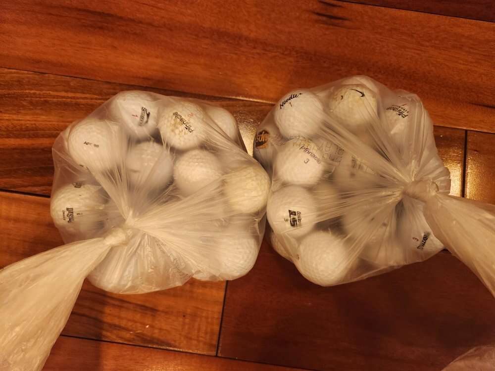 Used assorted golf balls 24 ct. in ea. bag