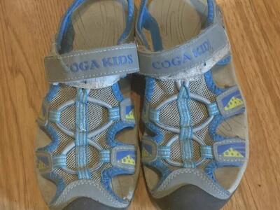 Keen Sandals Size 3