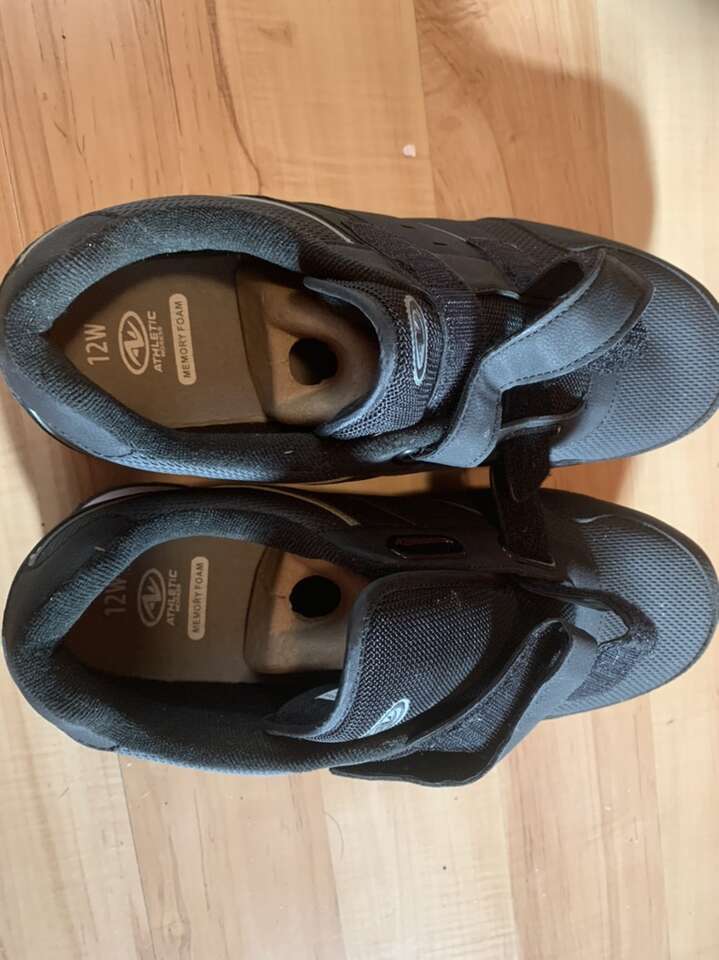 New - Man Shoes Size 12 w