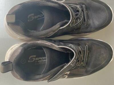 Sketchers Shoes Size 1