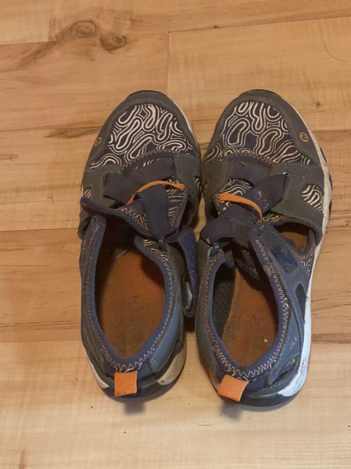 Merell Sandal For Boys Size 5M