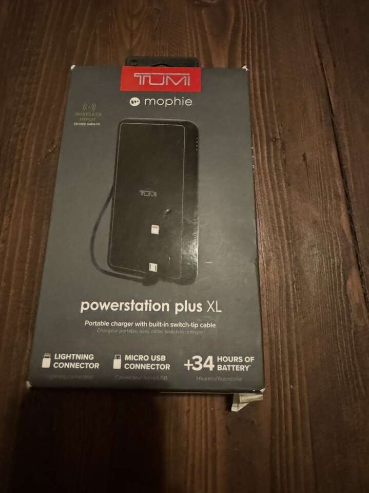 Tumi Mophie Power station Plus XL
