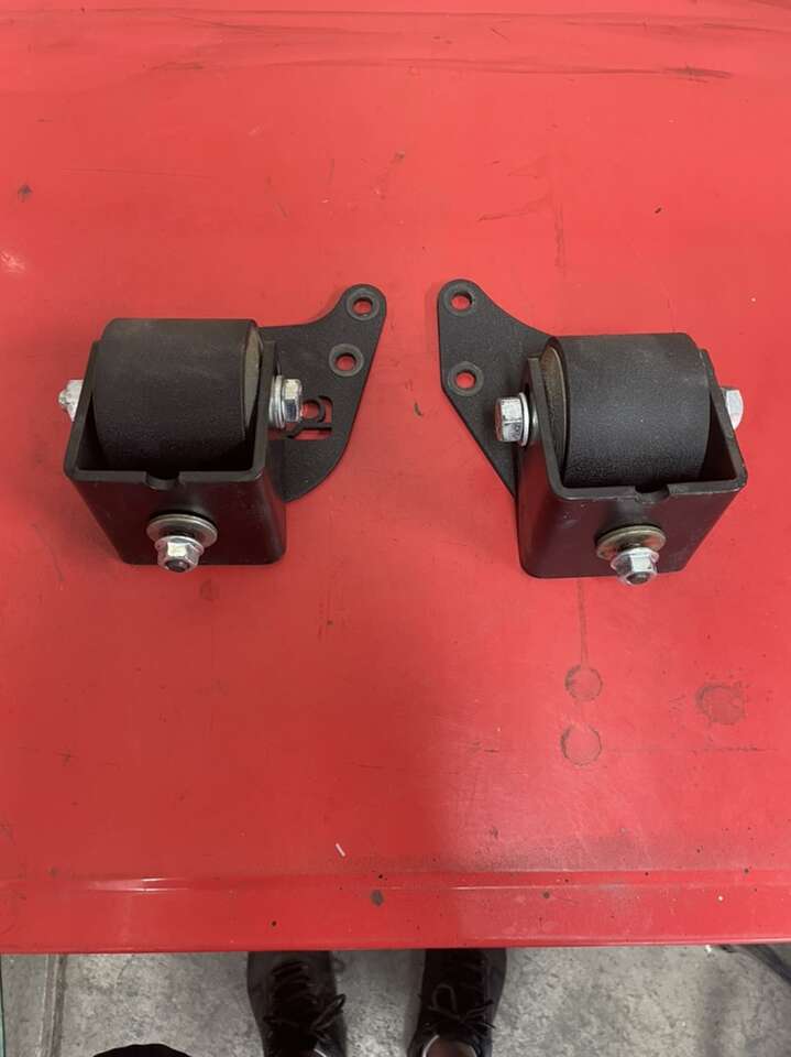 1999-00 Miata Race Engine Mounts