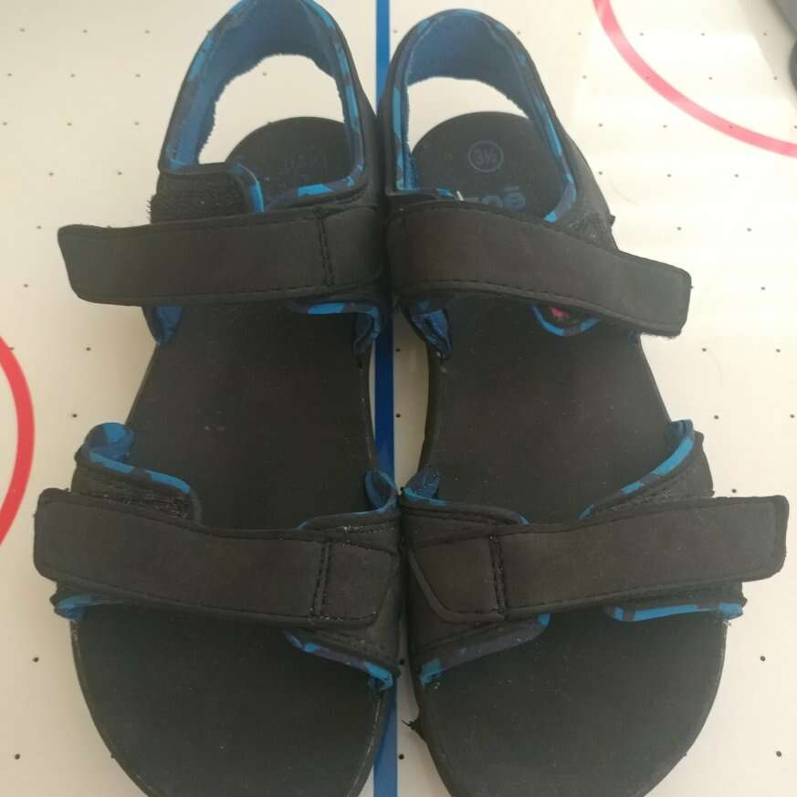 Zoe and Zac Boys sandals size 3.5