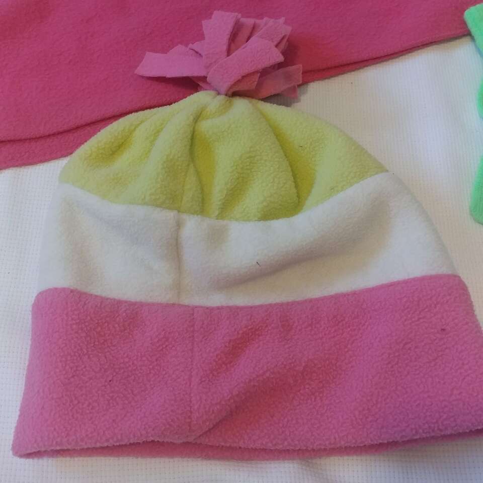 Girls beanie, scarf and gloves size 10 to 12