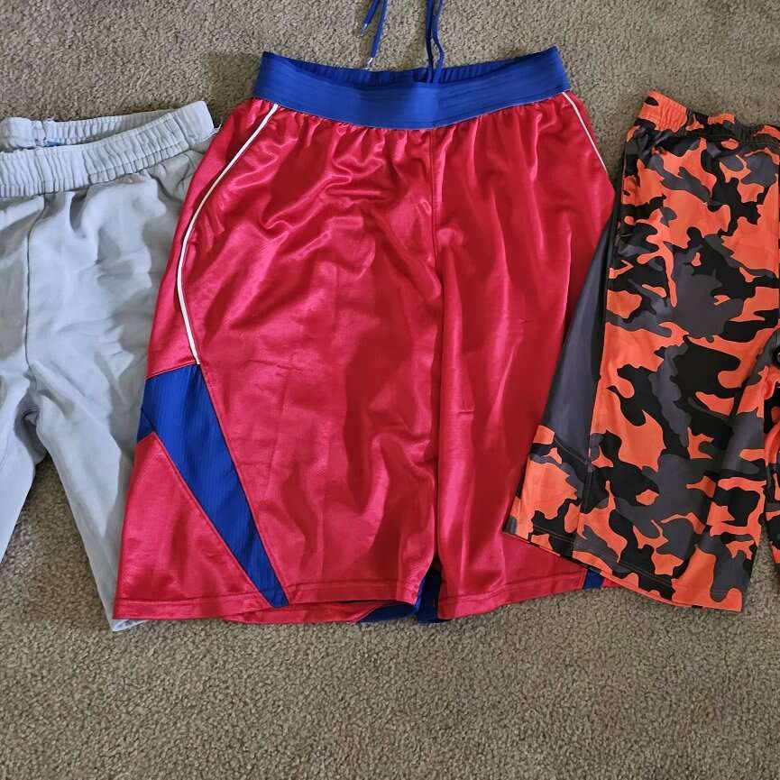 Men's size medium lot of 3 shorts