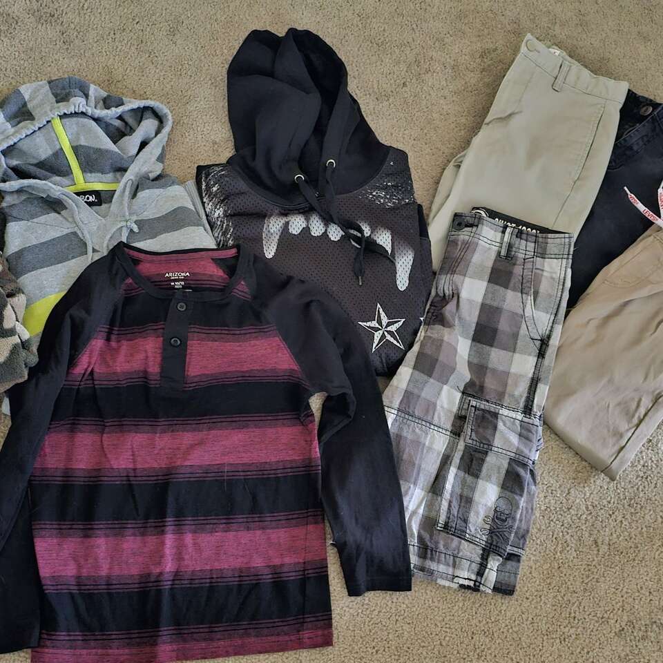 Lot of 8 articles of clothing boys size 10 to 12