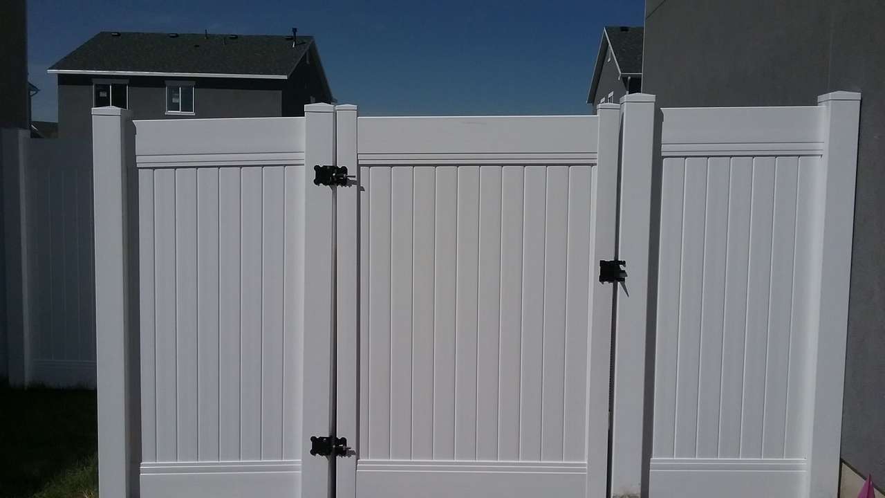 Vinyl Fencing! DIY Install or Professional Install!
