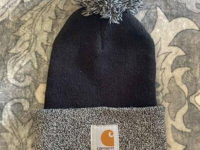 Carhartt Women's pom-pom Cuffed Beamie