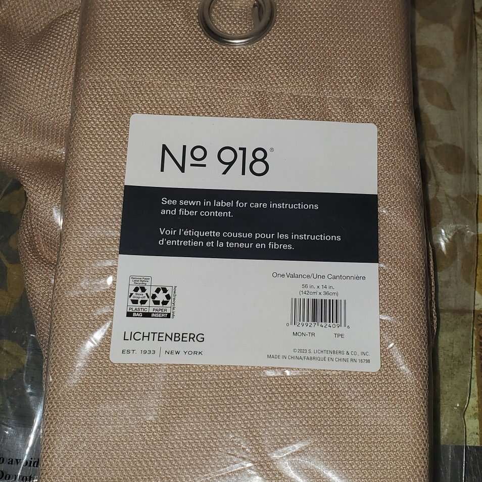 2 VALANCE CURTAINS NEW