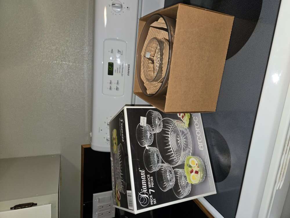 DIAMANT 7PC, BOWL SET NEW IN BOX