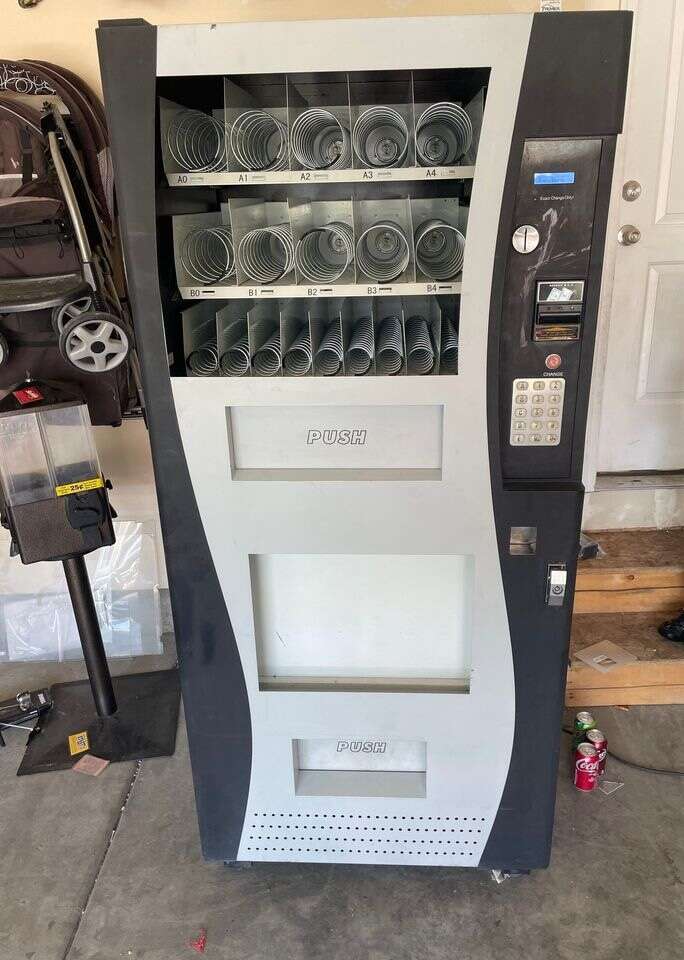 Working Combo Vending Machine Appliances