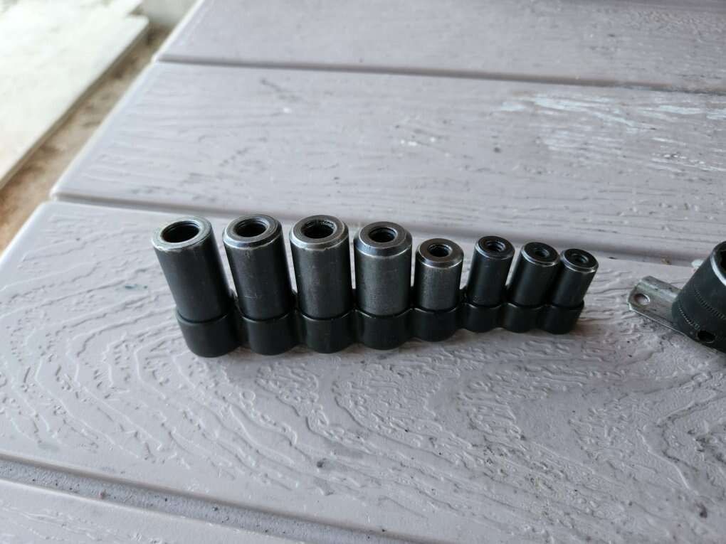 Sockets for holding taps