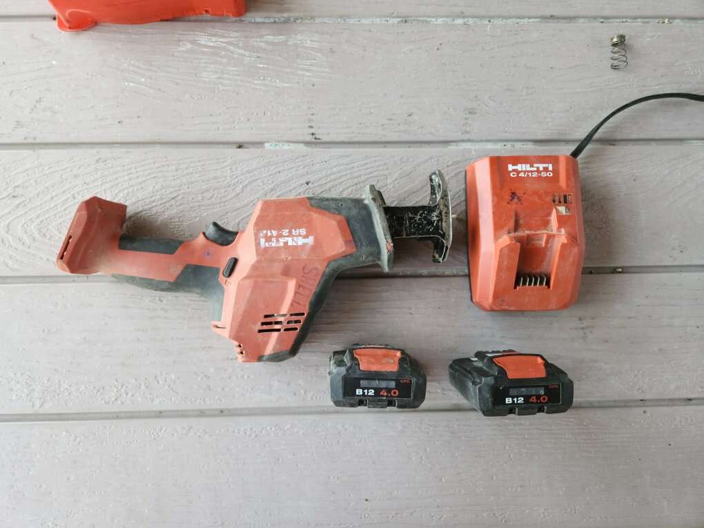 Hilti sawzall kit with extra battery