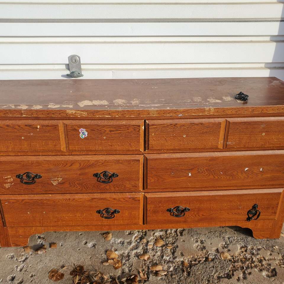 Free dresser Furniture