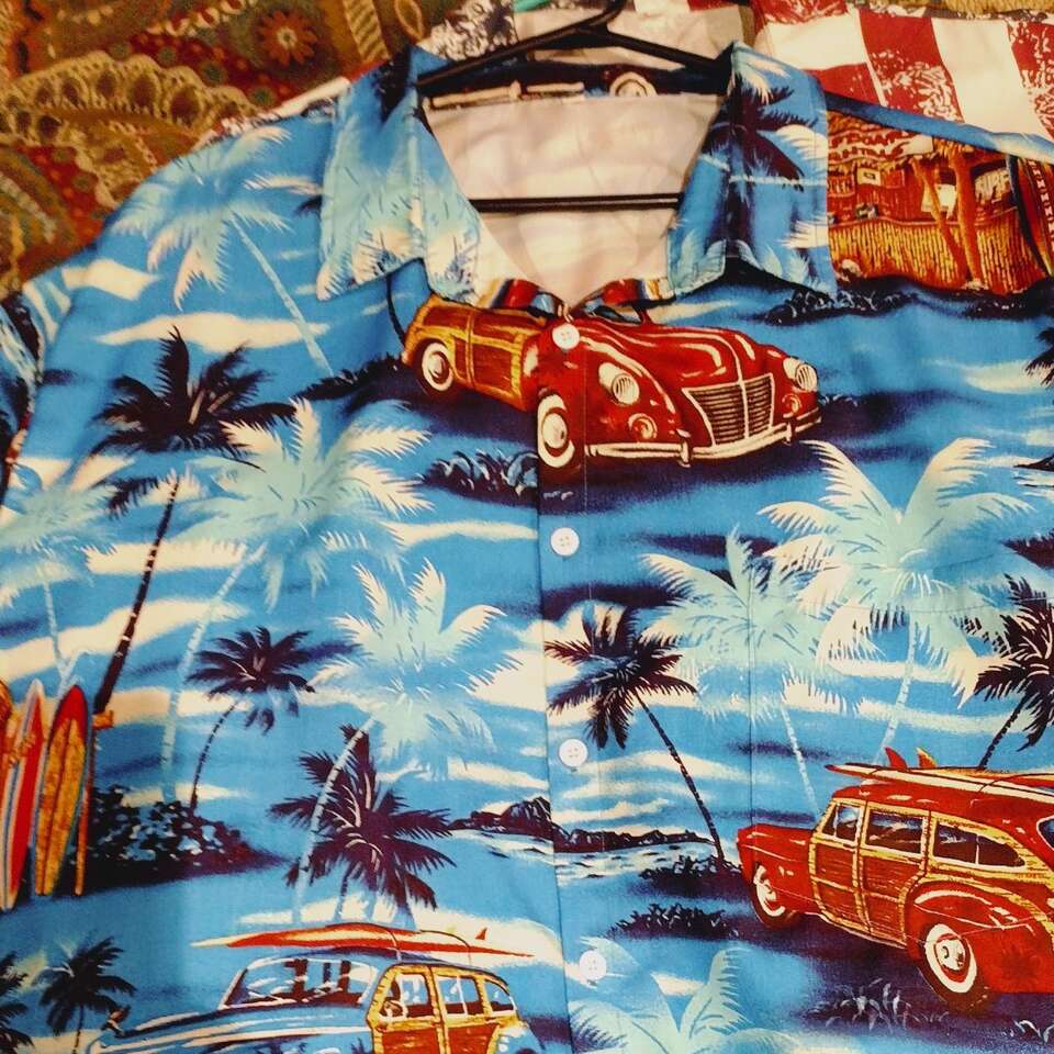 LARGE BEACH SHIRTS