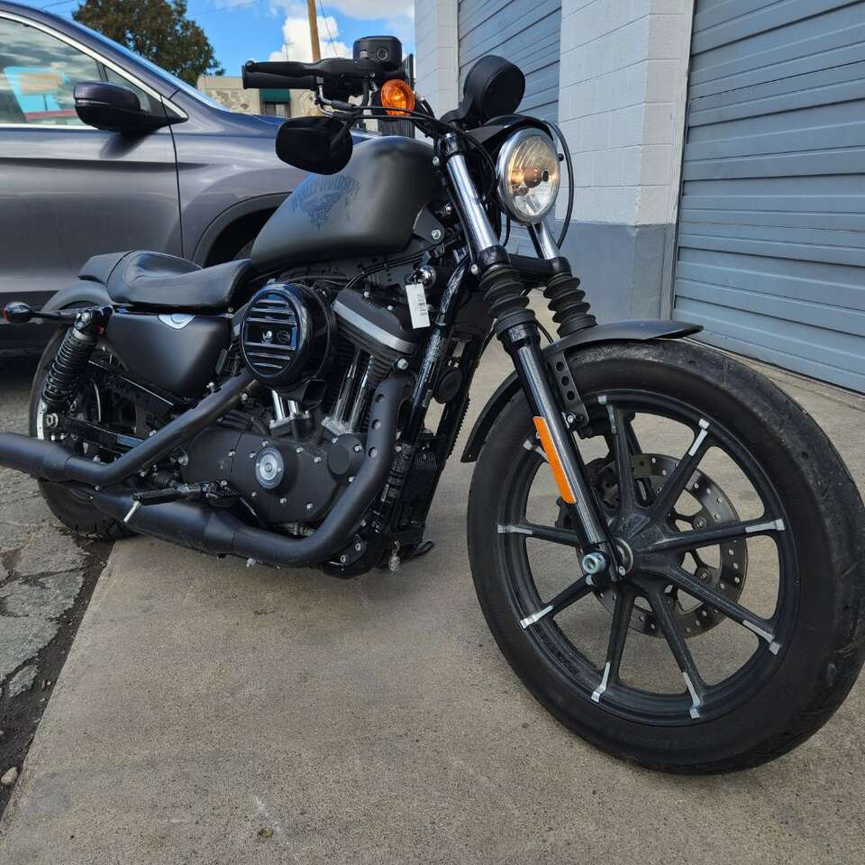 2018 HARLEY DAVIDSON IRON - 1800 MILES - LIKE NEW! - RUNS GREAT! DARK ARMY GREEN