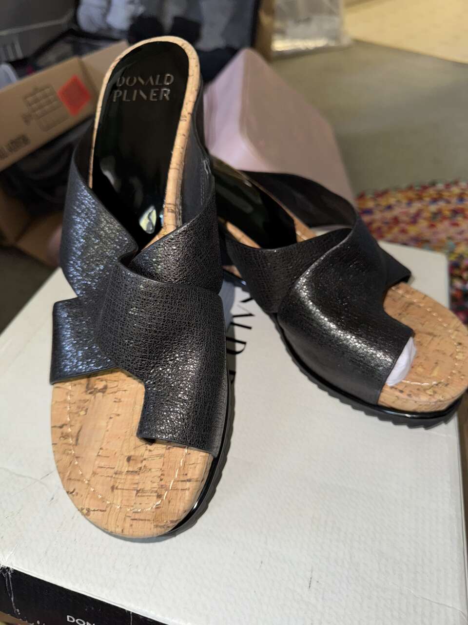 Women’s Sandals Size 11 (Brand Donald Pliner)