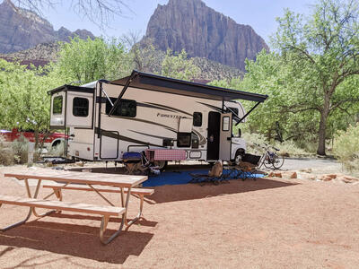 2021 27' RV w/3 Slides Forester 2501TS