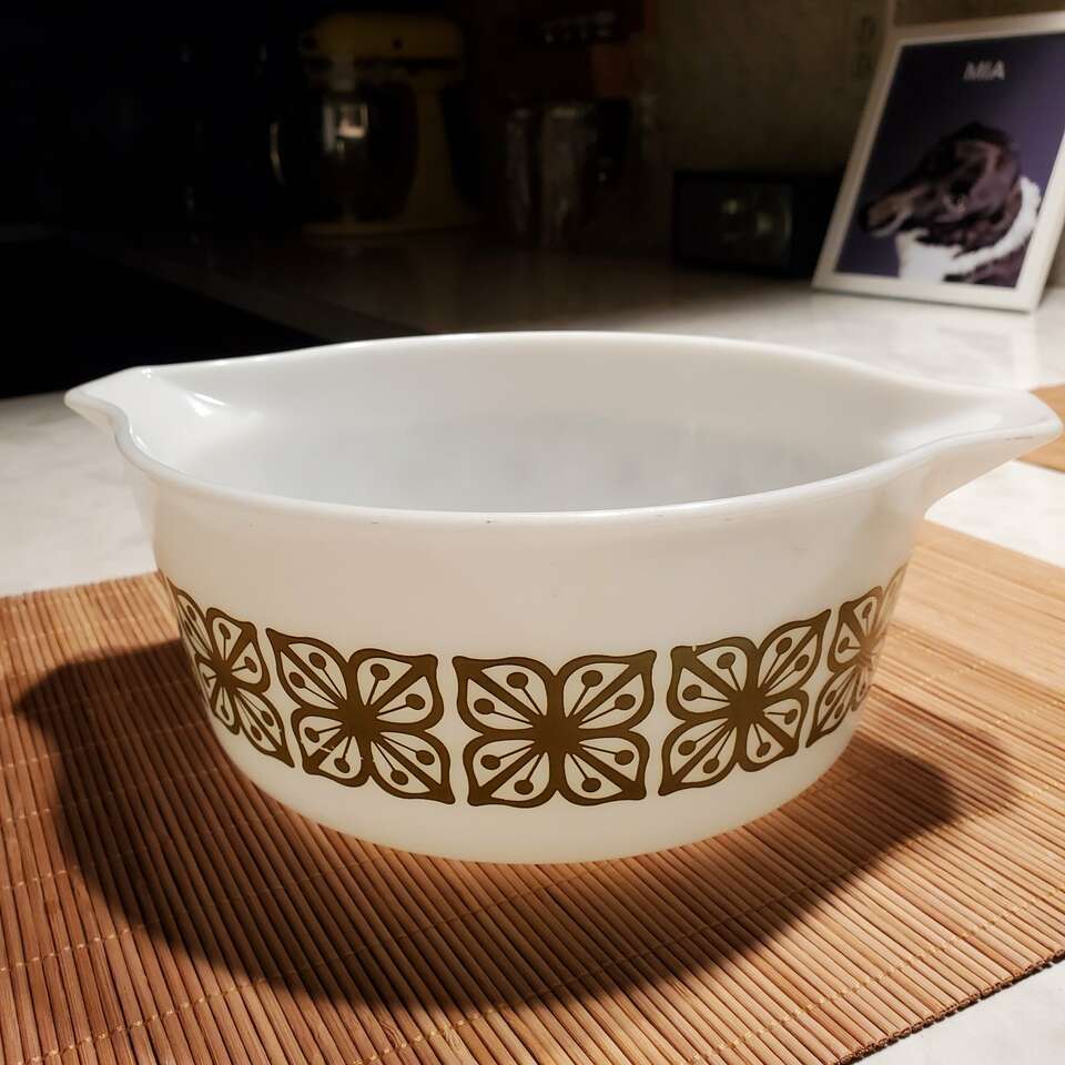 Vintage Pyrex Casserole Dish Pyrex Bowl w Green Flower Design on White Verde Green