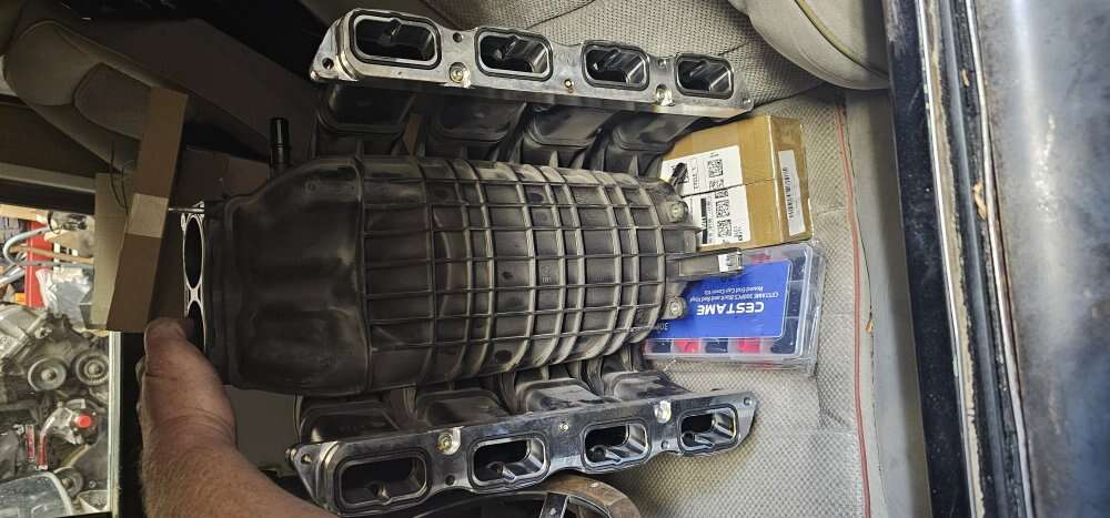 4.6 3v stock Ford manifold with Steeda Charge Moti