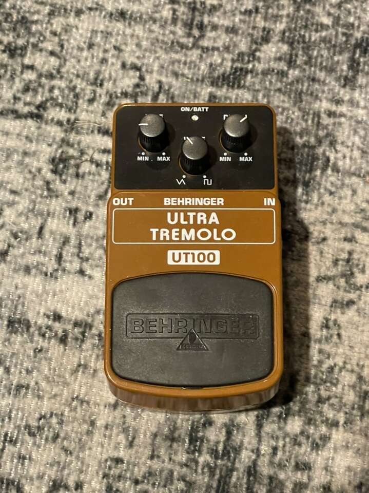 Behringer Ultra Tremolo UT100