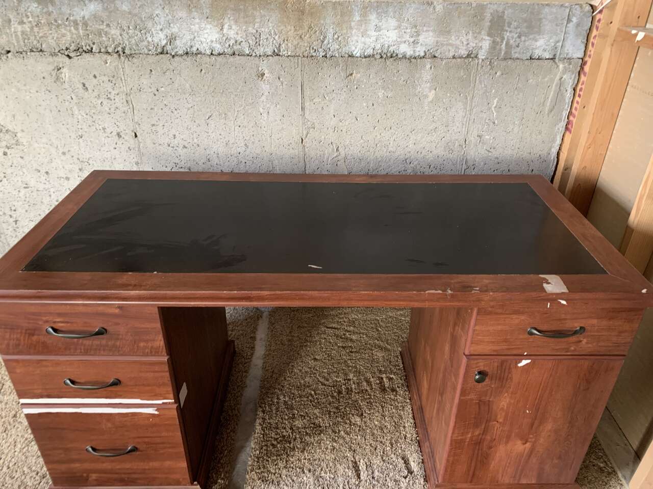 Free desk FREE