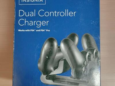 Insignia Dual Controller Charger For PlayStation 4