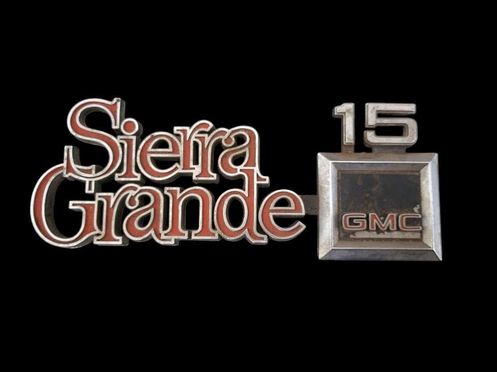 Sierra Grande 15 GMC Fender Emblem  1973-1980 Pass