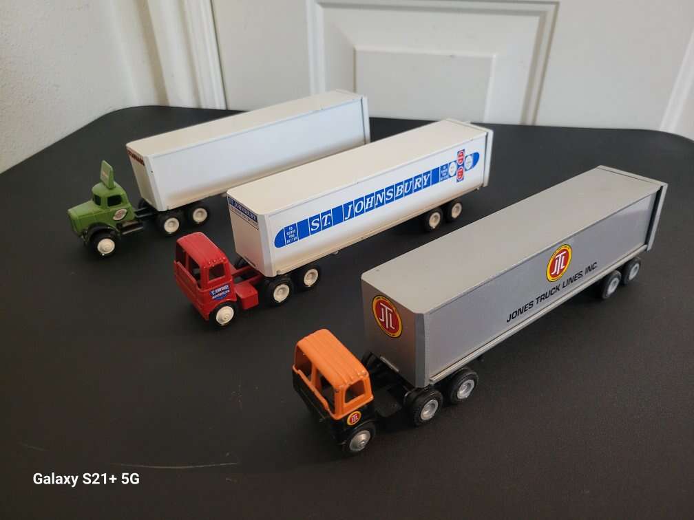 Vintage Winross Standard Trucking Co. Diecast Truc