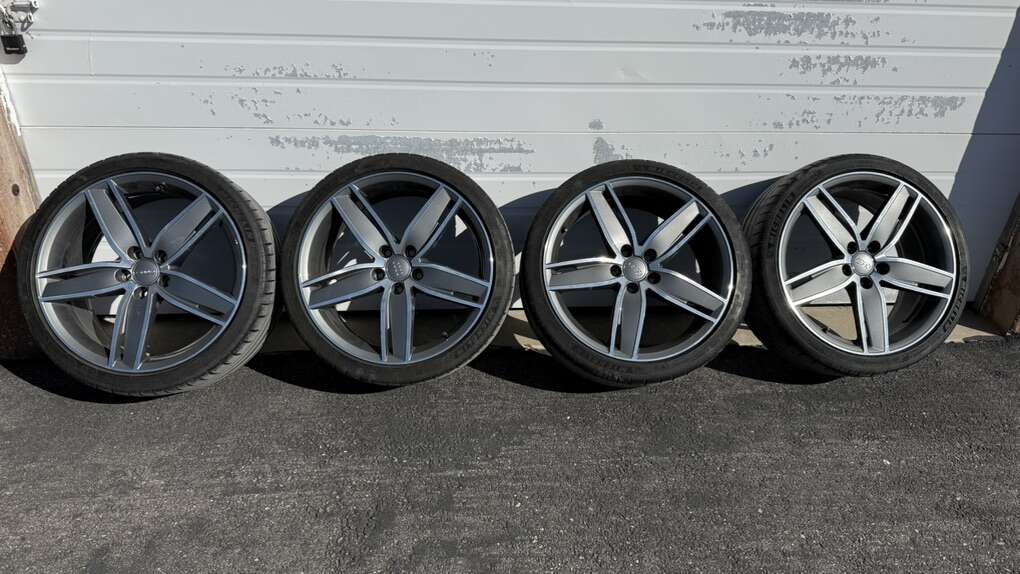 Audi OEM 19 Wheels