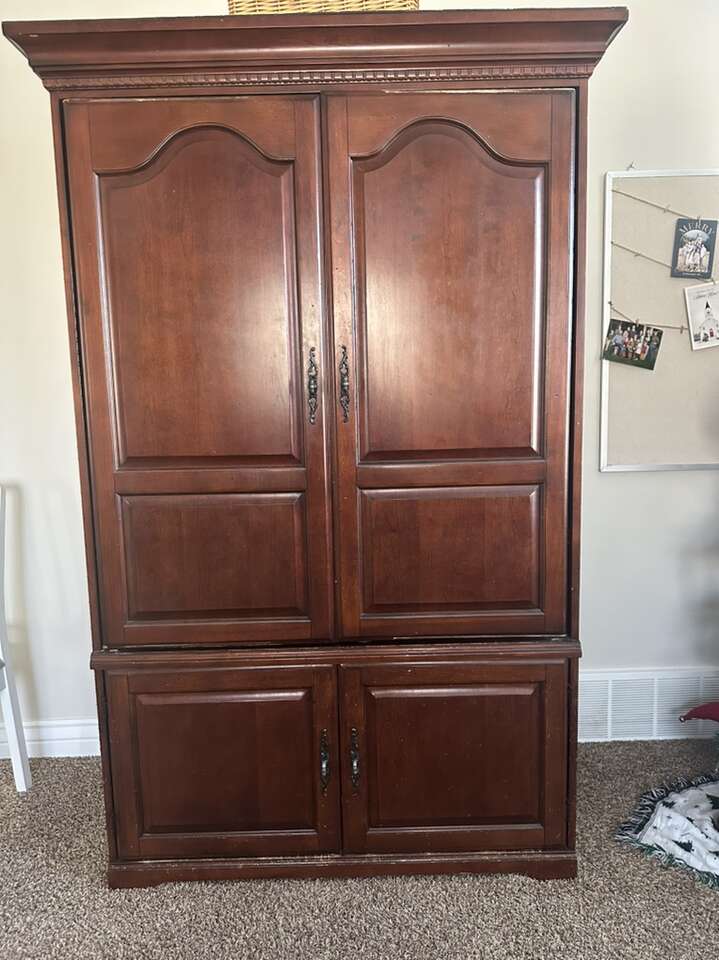 Beautiful Armoire With Plenty Of Storage!