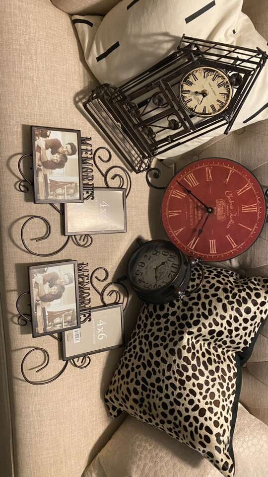 clocks & Picture Frames