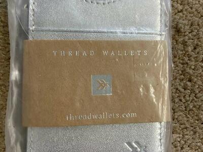 NIP Thread Wallets Leather Silver Card Wallet