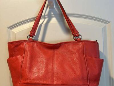 Coach Leather Tote & Matching wallet Like new
