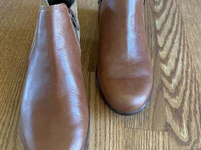 NAOT Helm Cognac Carmel Tan Size 8 Booties 2 Tone