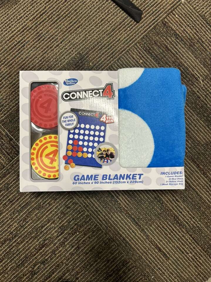 Connect Four Fleece Blanket Game NIB