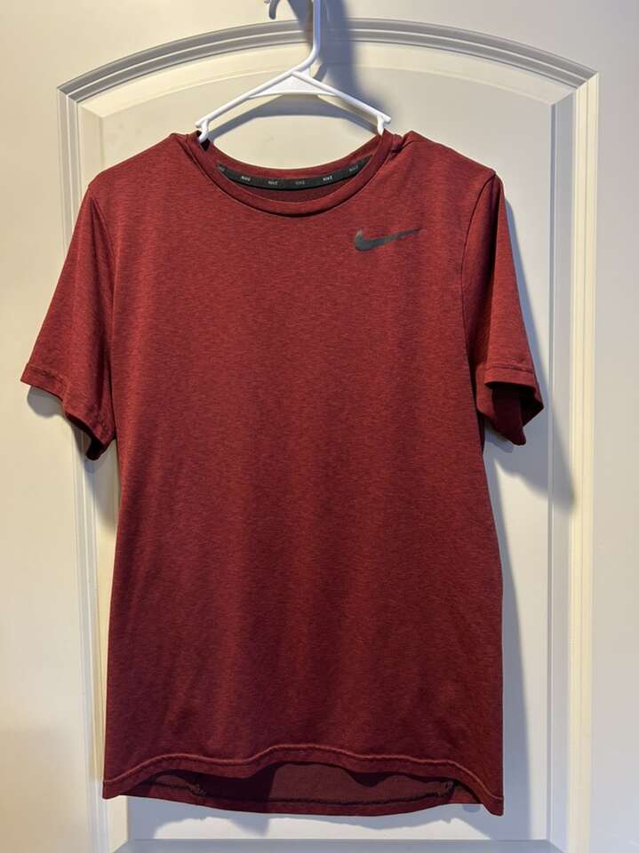 Nike Dri-Fit Running Short Sleeve Small Dark Red