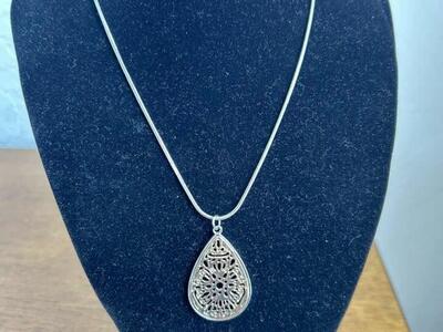 Silver Gold Tone Necklace Teardrop Pendant