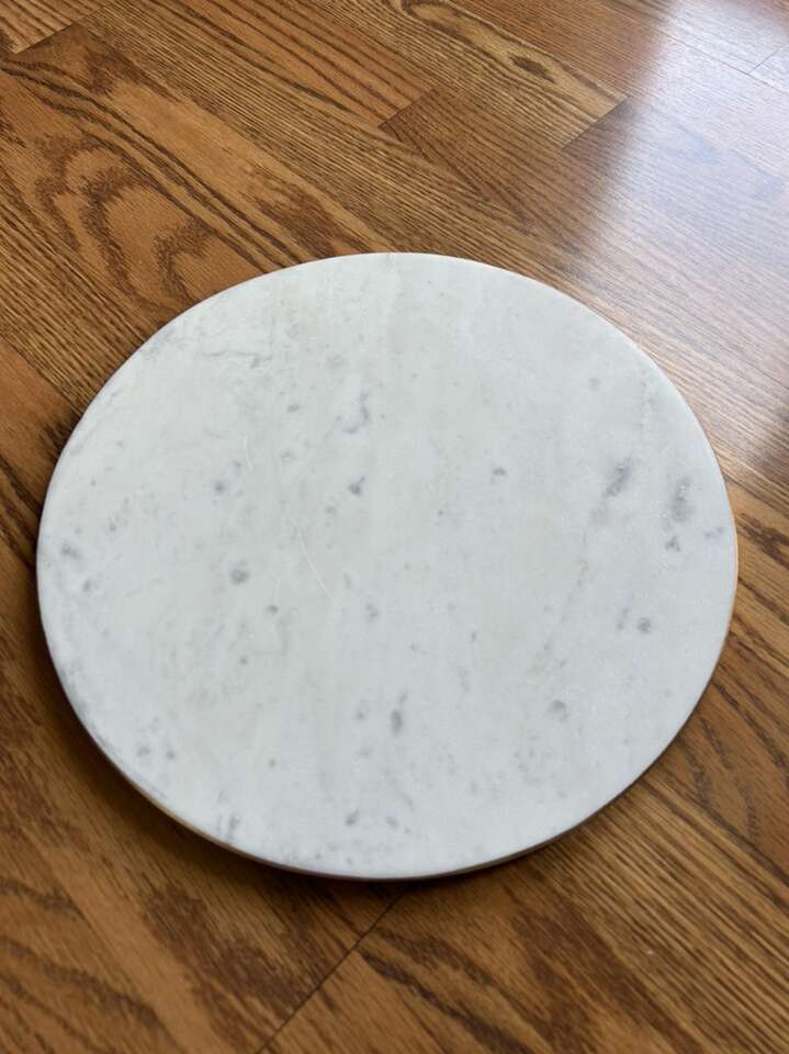 Circular Marble Cutting Board White matte Gold