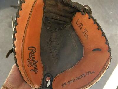 Rawlings RCM30TCM Catchers Mitt Glove Right Hand