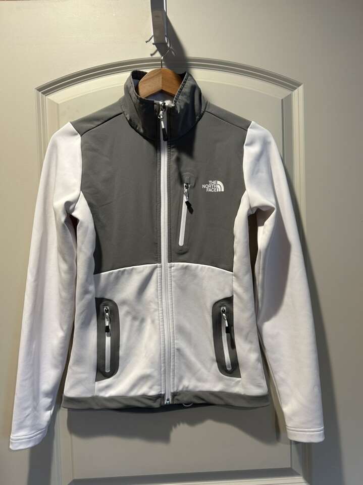 The North Face Momentum Jacket XS white Gray