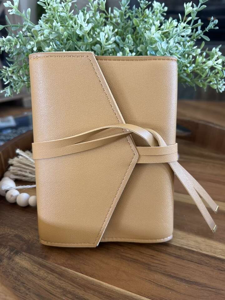 New Katherine Tech Organizer Glass Ladder Co. Tan