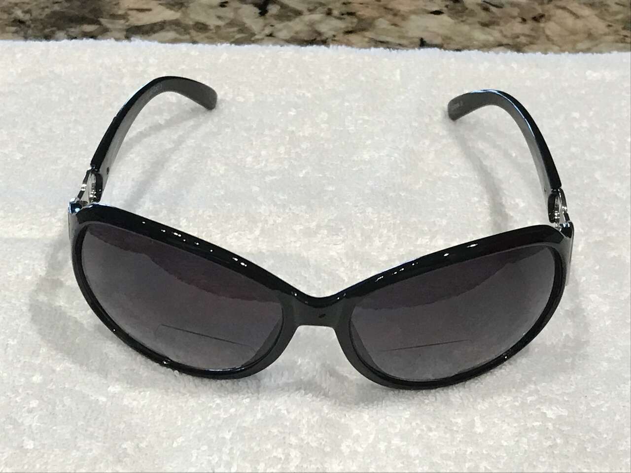 Women's DesignOptics Sunglasses Black OL0117 8211A PD58.5MM