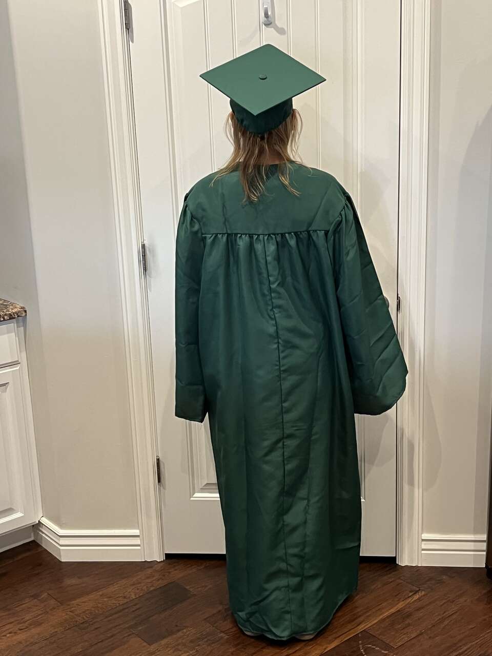 Cap and Gown - the color is Hunter Green - fits 6'.0 to 6'.3